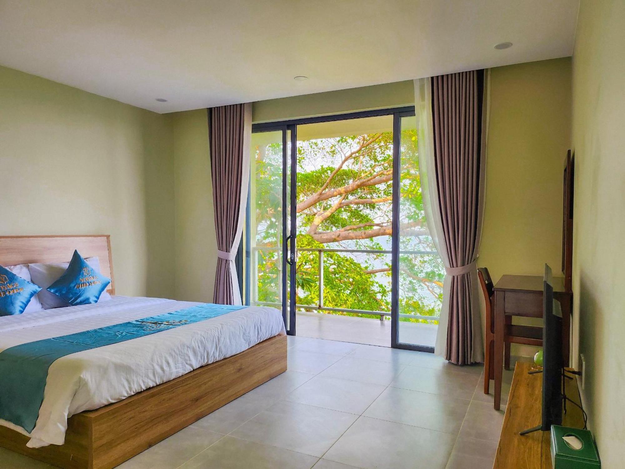Voyage Phu Quoc Beach Resort Exterior photo