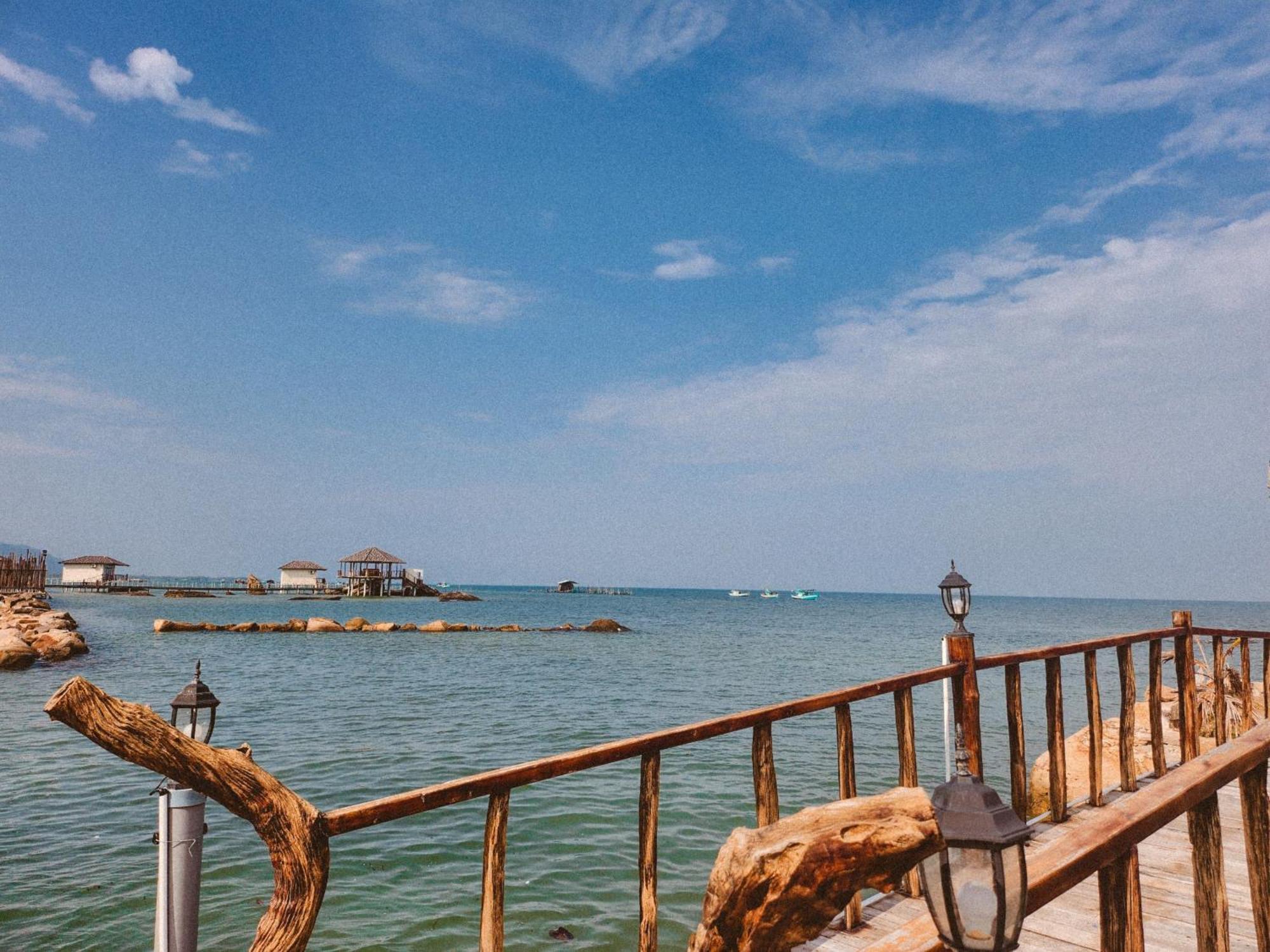Voyage Phu Quoc Beach Resort Exterior photo