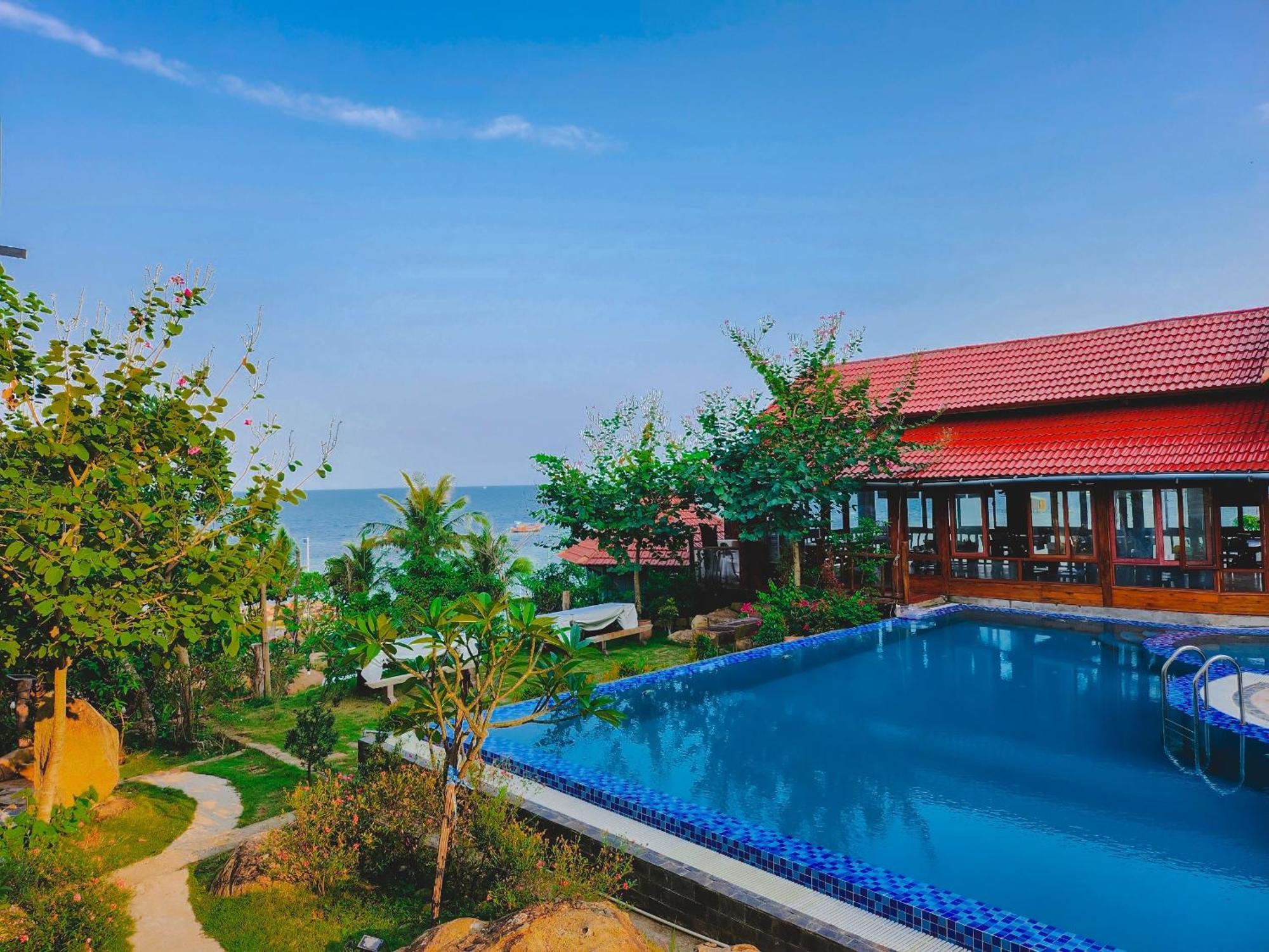 Voyage Phu Quoc Beach Resort Exterior photo