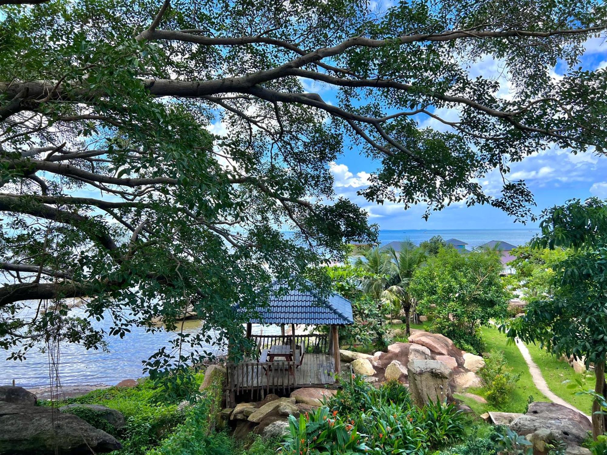 Voyage Phu Quoc Beach Resort Exterior photo